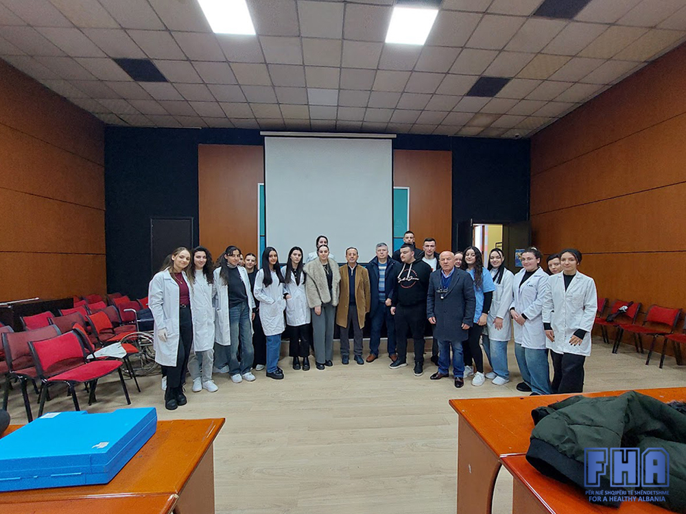 https://healthyalbania.com/wp-content/uploads/2025/02/healthyalbania.com-Trajnimi-me-infermieret-e-rinj.jpg